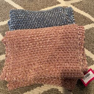 New with tags Vince camuto scarves (2)